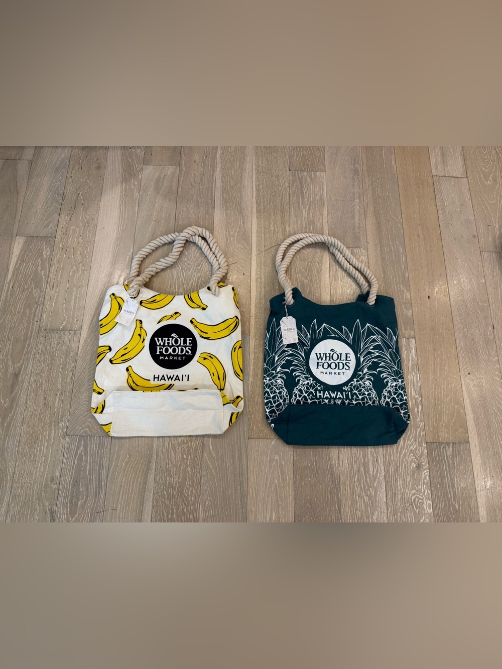 2 Whole Foods Market Exclusive Hawaii Design’s Banana PINEAPPLE Tote Bag - NWT - Picture 4 of 5
